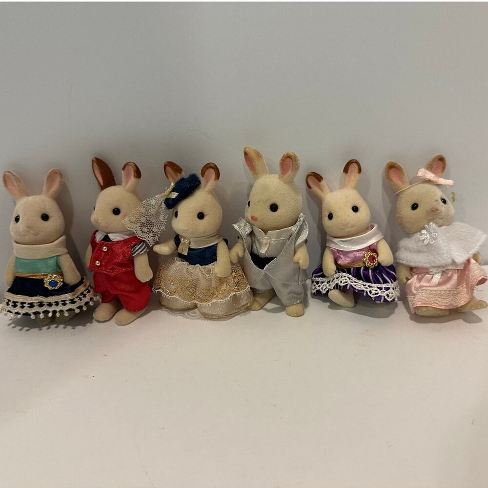 Calico Critter Town Series Chocolate Bunny Family 6 total played with condition
